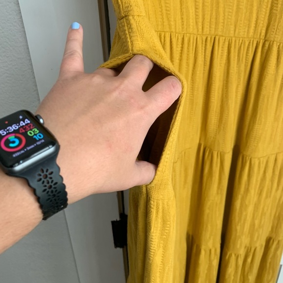 Chelsea & Theodore Mustard Yellow Tiered Maxi Dress size Large - Picture 6 of 8